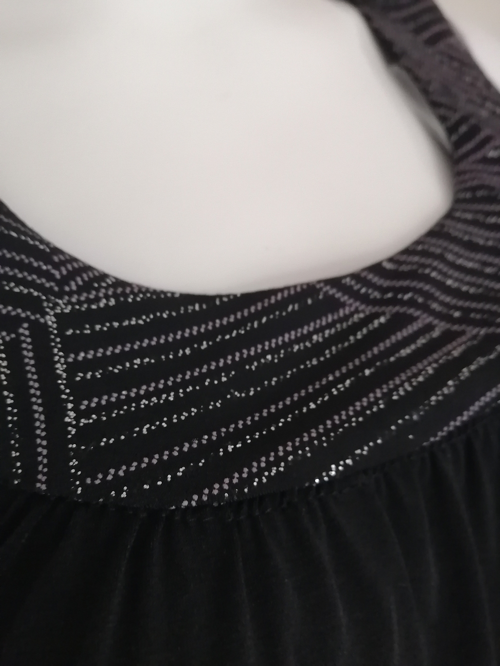 Black Beaded Scoop-Neck Midi Dress - Picture 7 of 9